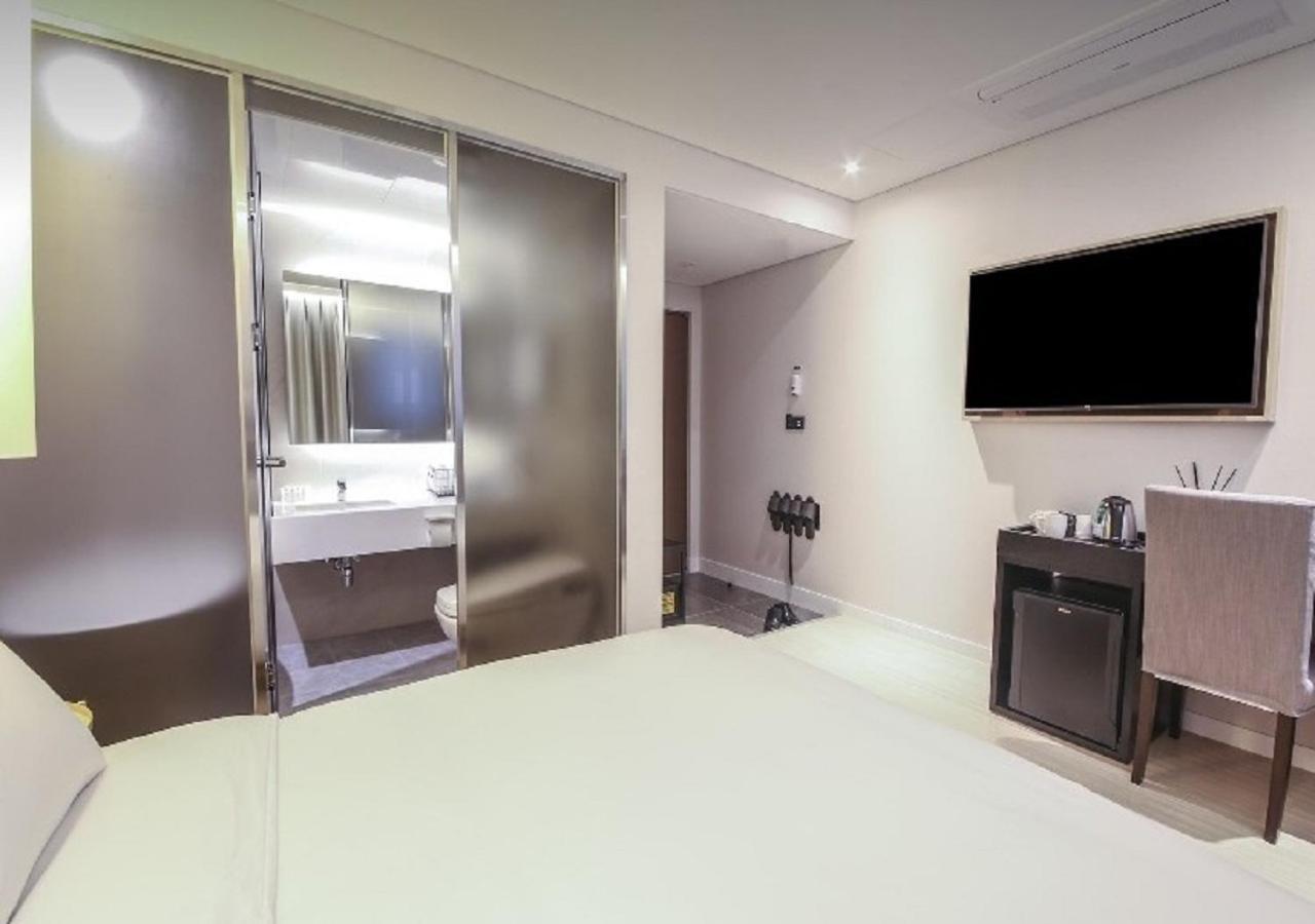 Londoner Hotel Gwangan Busan Buitenkant foto